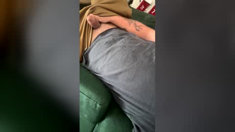 Snapshot of minty658512 chatting on December 18, 2025, 8:37 pm minty658512 online show from December 18, 2025, 8:37 pm