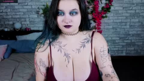 Snapshot of mira_fyre chatting on October 7, 2025, 8:39 pm MIra online show from October 7, 2025, 8:39 pm