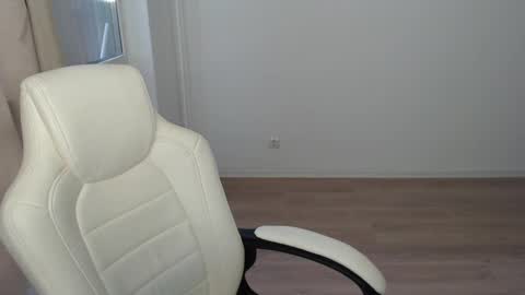 mira_g online show from February 11, 2025, 10:26 am