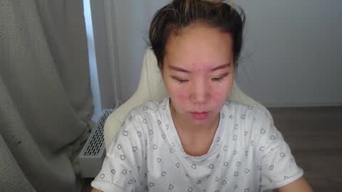 mira_g online show from October 15, 2025, 6:46 am