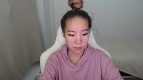 mira_g online show from November 20, 2025, 1:22 pm