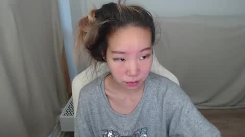 mira_g online show from December 4, 2025, 11:52 am