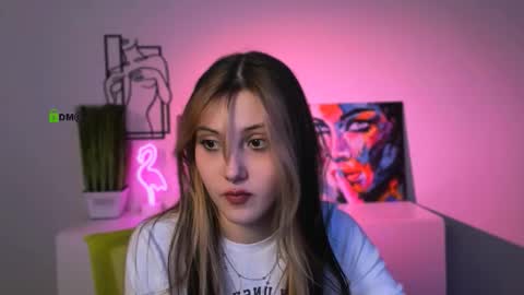 Snapshot of mira_lyn chatting on November 28, 2025, 7:05 pm mira_lyn online show from November 28, 2025, 7:05 pm