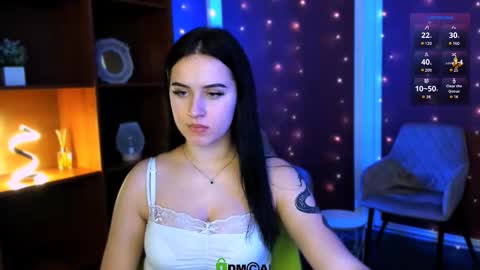 Snapshot of mira_lyn chatting on December 4, 2025, 8:06 pm mira_lyn online show from December 4, 2025, 8:06 pm