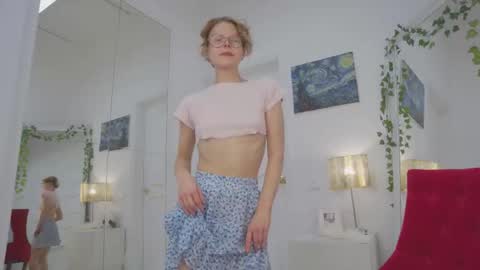 Snapshot of mira_marni chatting on October 14, 2025, 11:11 am mira_marni online show from October 14, 2025, 11:11 am