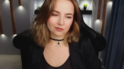 Snapshot of mira_mermayd chatting on January 8, 2025, 11:21 am Mira online show from January 8, 2025, 11:21 am
