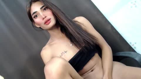 Snapshot of miraclegirl23 chatting on January 18, 2025, 8:40 pm Zoey online show from January 18, 2025, 8:40 pm