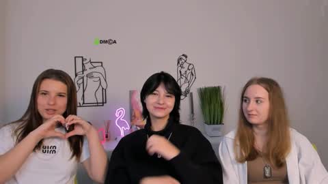 Snapshot of miraella chatting on September 23, 2025, 8:50 am Mira online show from September 23, 2025, 8:50 am