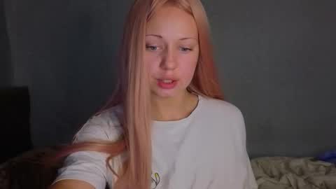 Snapshot of mirahardmanxx chatting on October 12, 2025, 1:37 am Happy New Year  online show from October 12, 2025, 1:37 am