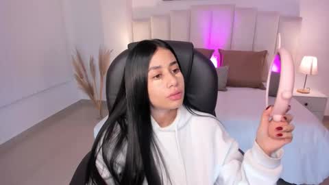 miranda_crawfor online show from November 25, 2025, 12:16 pm