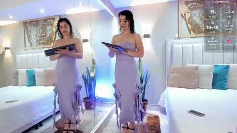 Snapshot of miranda_doll_ chatting on September 19, 2025, 12:06 pm online show from September 19, 2025, 12:06 pm