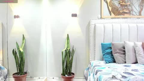 Snapshot of miranda_doll_ chatting on October 20, 2025, 12:05 pm online show from October 20, 2025, 12:05 pm