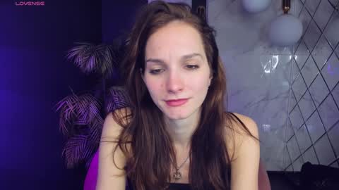 Snapshot of mirandaglow chatting on December 5, 2024, 12:00 pm Miranda online show from December 5, 2024, 12:00 pm