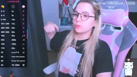 Kira online show from November 14, 2025, 1:26 am