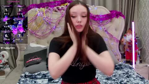 Snapshot of miriamwhite chatting on December 23, 2024, 4:12 am Miriam WhiteF online show from December 23, 2024, 4:12 am