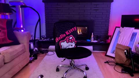 Snapshot of mischiefmonica33 chatting on February 24, 2025, 2:48 pm mischiefmonica1 online show from February 24, 2025, 2:48 pm