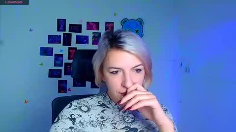 Snapshot of mishelle_blondie chatting on November 29, 2025, 7:11 am Mishelle online show from November 29, 2025, 7:11 am