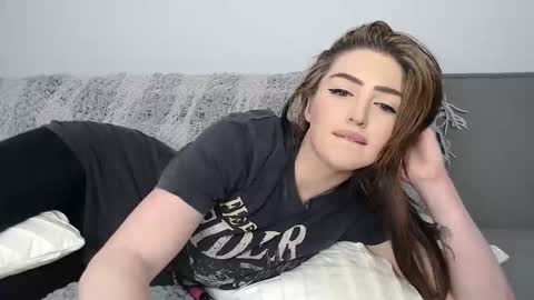 Elora online show from September 29, 2025, 7:13 am