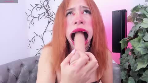 Daphne online show from February 25, 2025, 9:35 pm