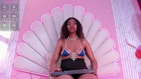 miss__smith_ online show from October 17, 2025, 3:25 pm