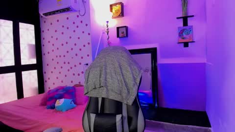 Akemi 3 online show from September 14, 2025, 2:05 pm