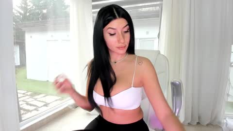 Snapshot of miss_diamond__ chatting on February 4, 2025, 7:18 am miss_diamond__ online show from February 4, 2025, 7:18 am