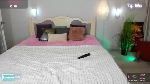 Snapshot of miss_elias chatting on February 15, 2025, 11:36 pm Elia online show from February 15, 2025, 11:36 pm