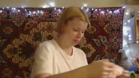 Elis online show from September 25, 2025, 12:20 pm