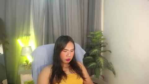 miss_fhakarat online show from November 10, 2025, 12:42 am