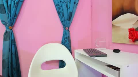 Monica Patricia online show from February 10, 2025, 1:14 am