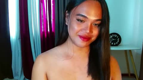 Snapshot of miss_fucos chatting on October 1, 2025, 12:05 am Lara online show from October 1, 2025, 12:05 am