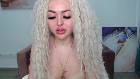 Snapshot of miss_kiten chatting on March 3, 2025, 12:37 pm miss_kiten online show from March 3, 2025, 12:37 pm