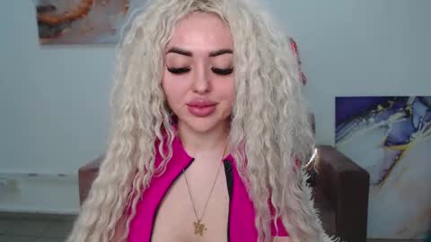 Snapshot of miss_kiten chatting on March 4, 2025, 11:54 pm miss_kiten online show from March 4, 2025, 11:54 pm