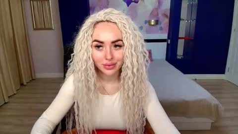 Snapshot of miss_kiten chatting on November 12, 2025, 7:35 pm miss_kiten online show from November 12, 2025, 7:35 pm