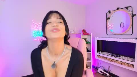 Snapshot of miss_koko_ chatting on November 10, 2025, 8:19 pm Miss koko online show from November 10, 2025, 8:19 pm