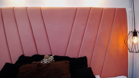 Snapshot of miss_m1a chatting on October 23, 2025, 12:04 pm mia online show from October 23, 2025, 12:04 pm