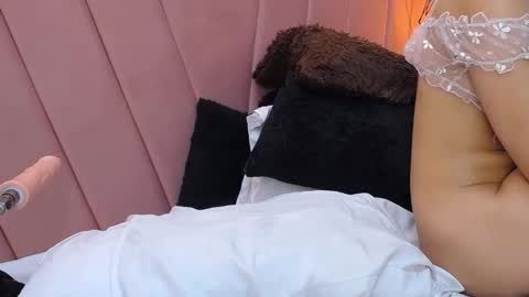 Snapshot of miss_m1a chatting on December 13, 2025, 7:53 pm mia online show from December 13, 2025, 7:53 pm