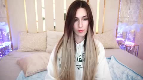 Snapshot of miss_martini chatting on December 5, 2024, 10:23 am online show from December 5, 2024, 10:23 am