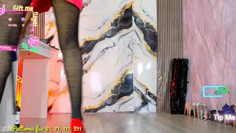 Snapshot of miss_shannell chatting on October 10, 2025, 12:53 am Shannell online show from October 10, 2025, 12:53 am