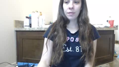 Snapshot of miss_sunshine01 chatting on January 30, 2025, 1:33 am Bella online show from January 30, 2025, 1:33 am