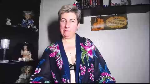 Snapshot of miss_tasha_kom chatting on November 8, 2025, 3:12 pm miss_tasha_kom online show from November 8, 2025, 3:12 pm