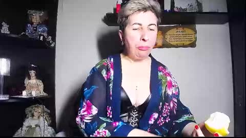 Snapshot of miss_tasha_kom chatting on November 9, 2025, 9:18 am miss_tasha_kom online show from November 9, 2025, 9:18 am