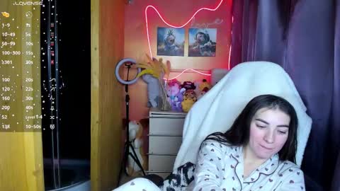 Snapshot of miss_tasy chatting on December 3, 2025, 10:13 am Melanie January 15th is my birthday there will be an interesting show online show from December 3, 2025, 10:13 am