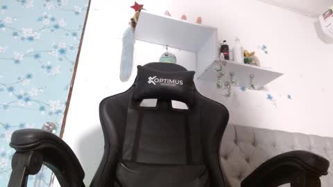 hanna    online show from September 14, 2025, 1:38 am