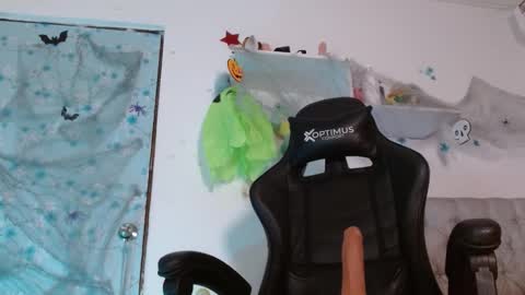 hanna    online show from October 17, 2025, 12:58 am