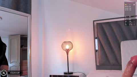 Snapshot of missatenea2 chatting on February 20, 2025, 4:57 pm Laura online show from February 20, 2025, 4:57 pm