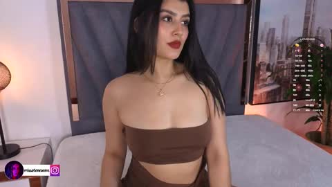 Snapshot of missatenea2 chatting on October 21, 2025, 1:45 pm Laura online show from October 21, 2025, 1:45 pm