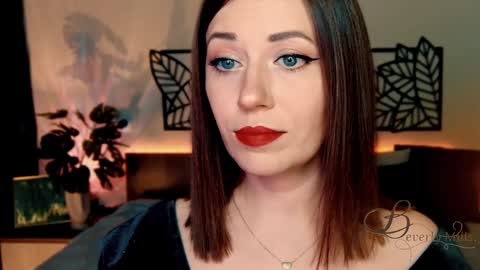 Snapshot of missbeverlymills chatting on December 14, 2024, 4:42 pm The divine Beverly online show from December 14, 2024, 4:42 pm