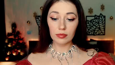 Snapshot of missbeverlymills chatting on December 25, 2024, 11:22 am The divine Beverly online show from December 25, 2024, 11:22 am