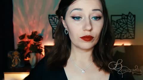 Snapshot of missbeverlymills chatting on February 1, 2025, 7:34 pm The divine Beverly online show from February 1, 2025, 7:34 pm